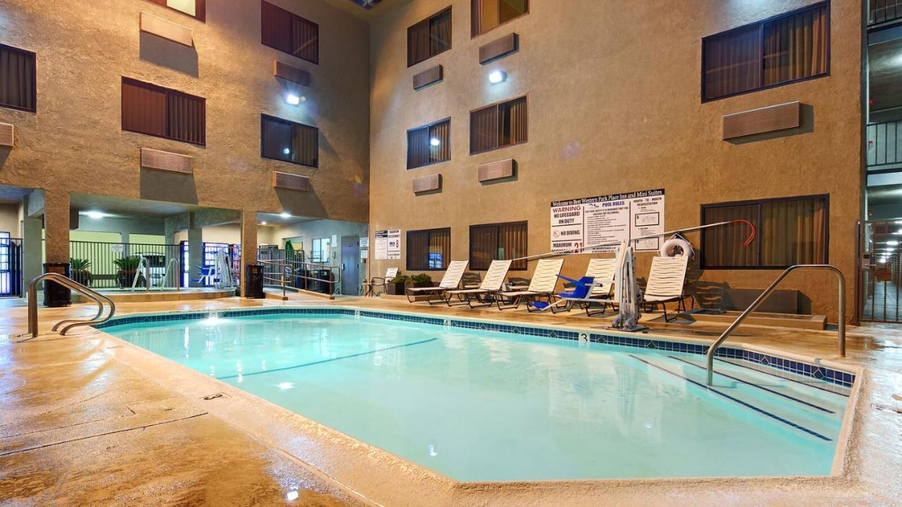 Best Western Plus Park Place Inn - Mini Suites Anaheim Exterior photo