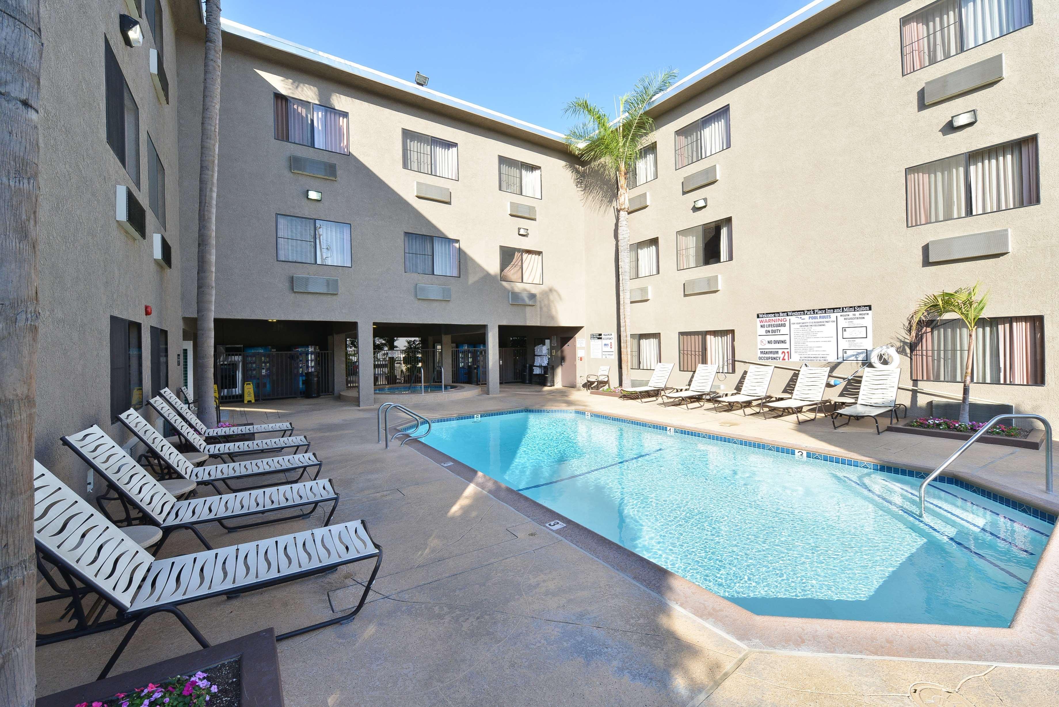 Best Western Plus Park Place Inn - Mini Suites Anaheim Exterior photo