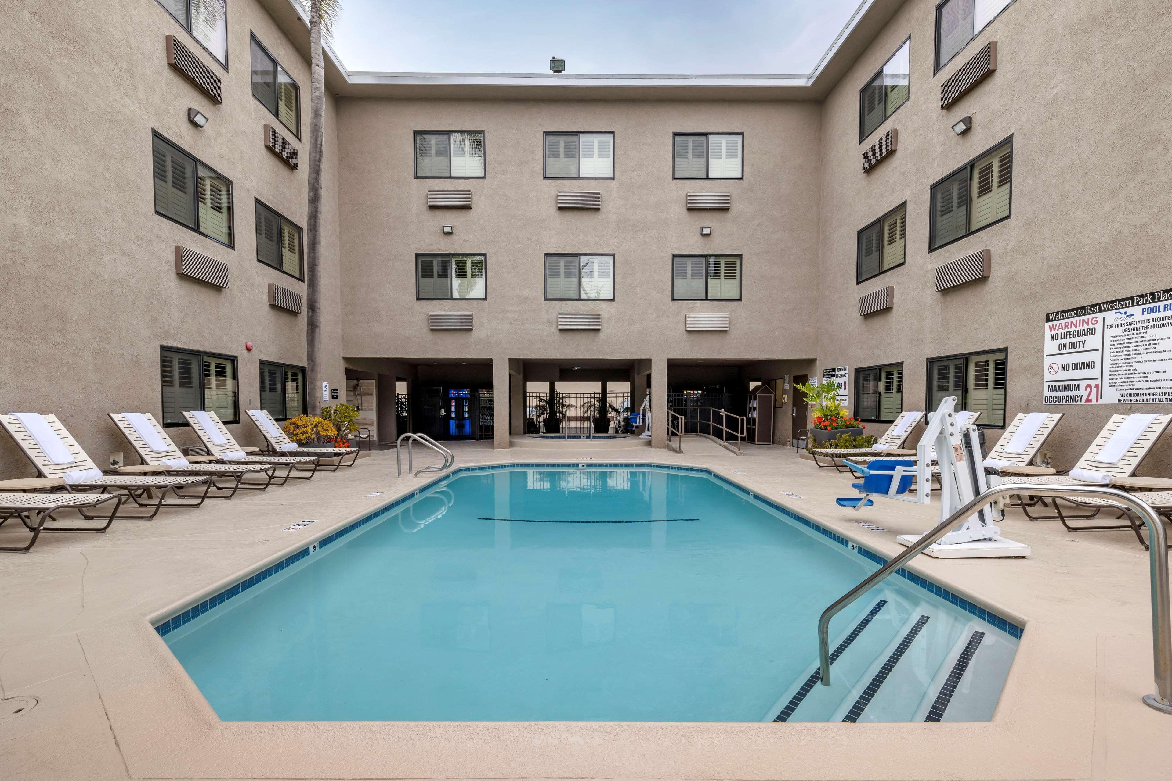 Best Western Plus Park Place Inn - Mini Suites Anaheim Exterior photo