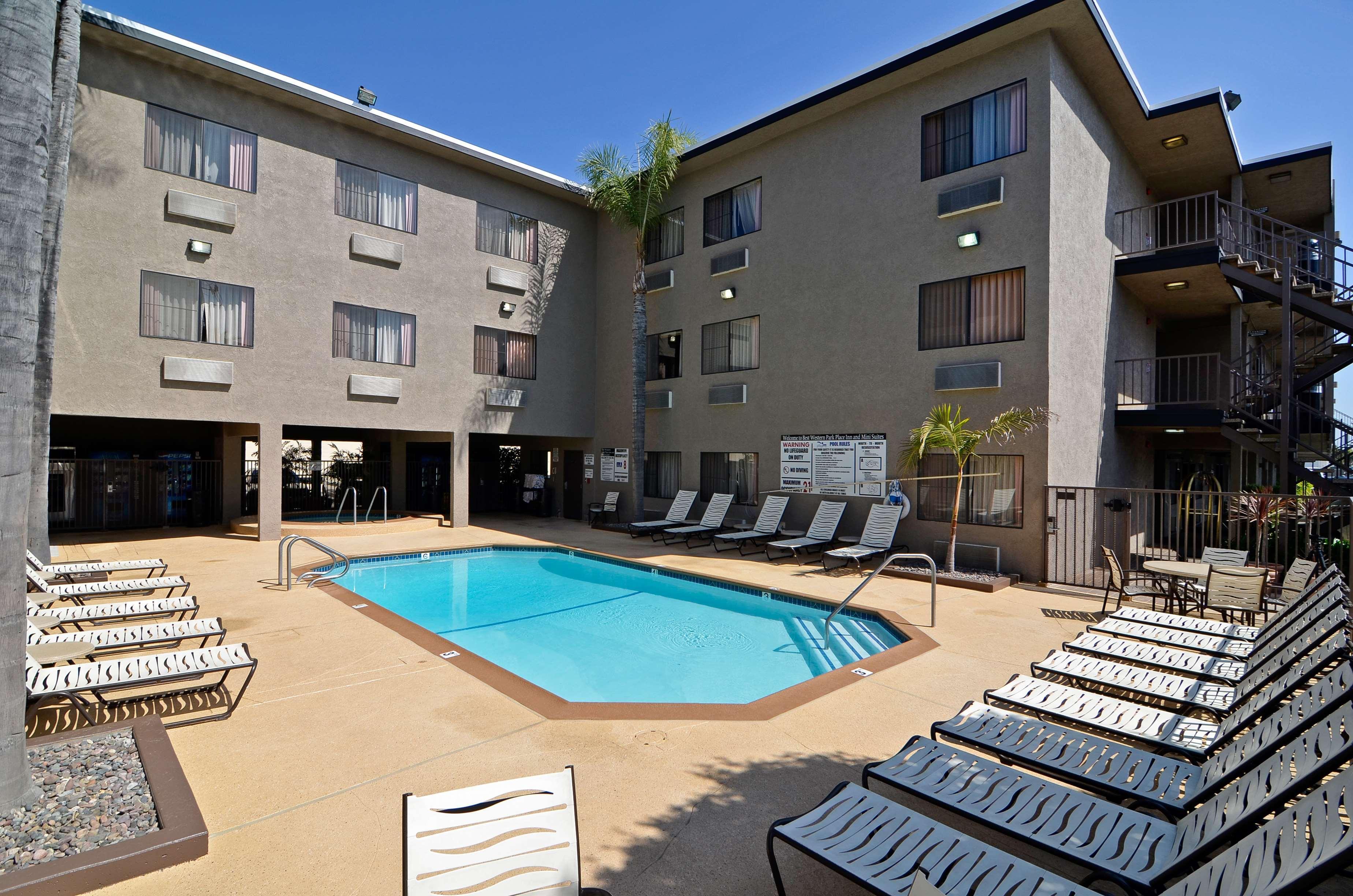 Best Western Plus Park Place Inn - Mini Suites Anaheim Exterior photo