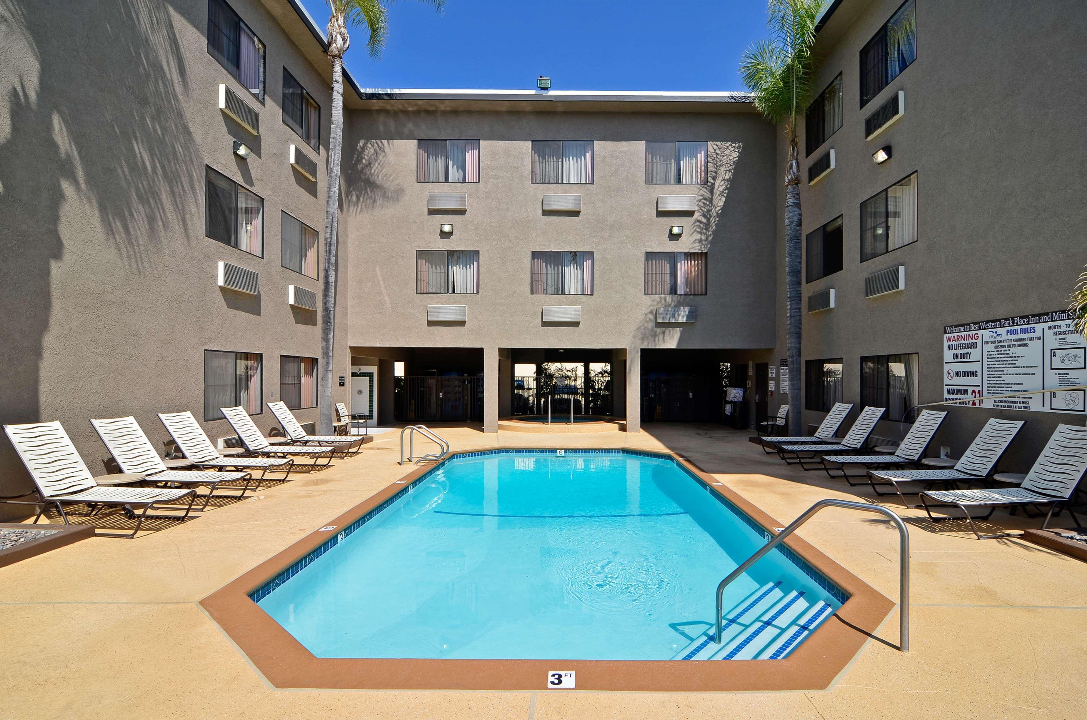 Best Western Plus Park Place Inn - Mini Suites Anaheim Exterior photo