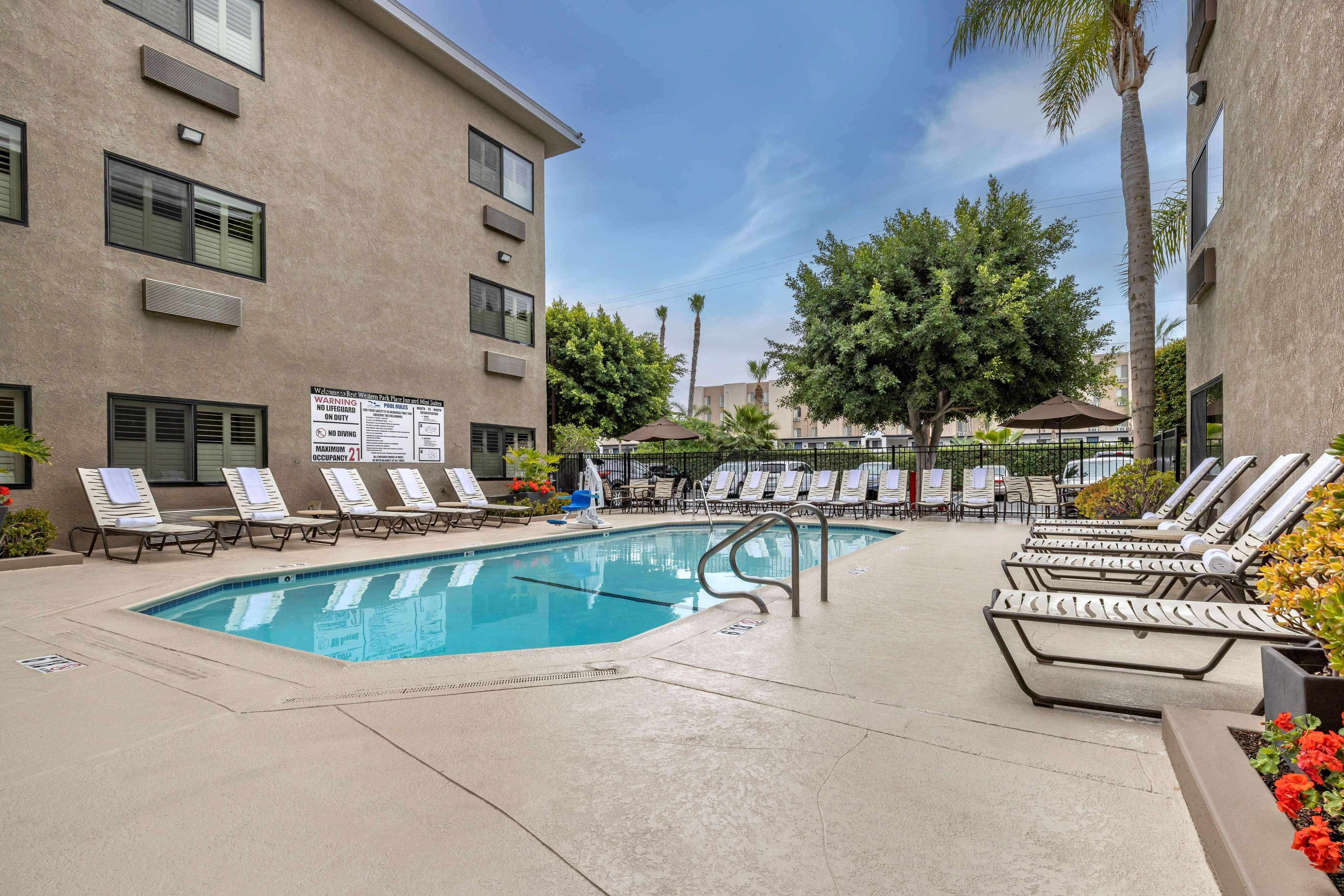 Best Western Plus Park Place Inn - Mini Suites Anaheim Exterior photo